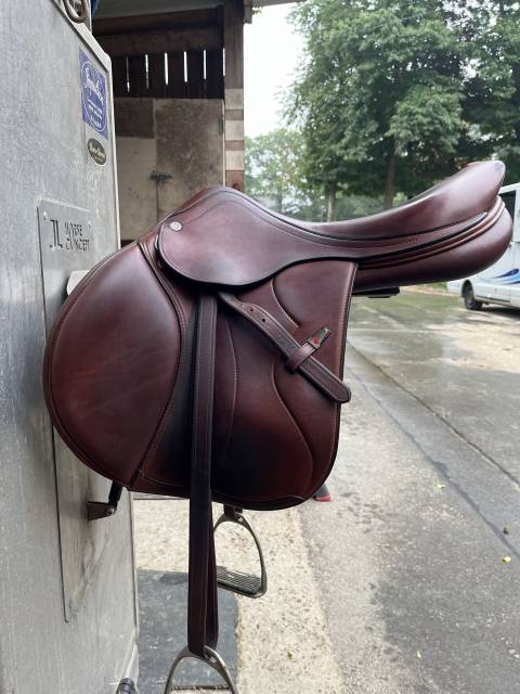 Sella da salto ostacoli Equipe  17" - 2023