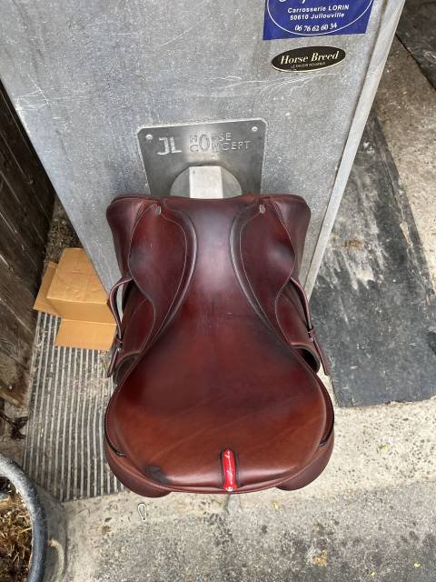 Sella da salto ostacoli Equipe  17" - 2023