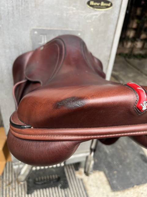 Sella da salto ostacoli Equipe  17" - 2023