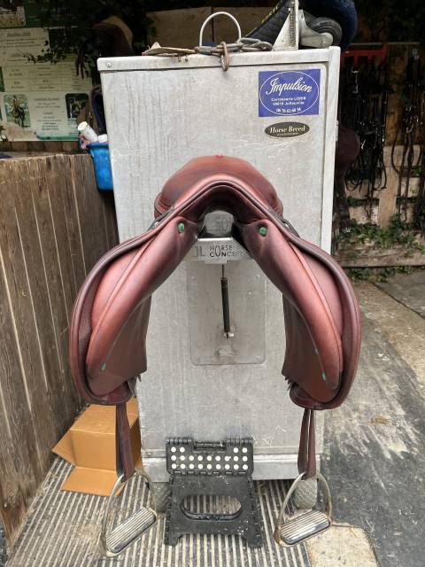 Sella da salto ostacoli Equipe  17" - 2023