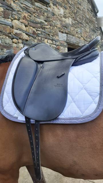 Sella da dressage Stubben  17" - 2022