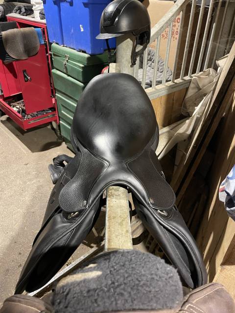 Sella mista Rebelle  17.5" - 2023