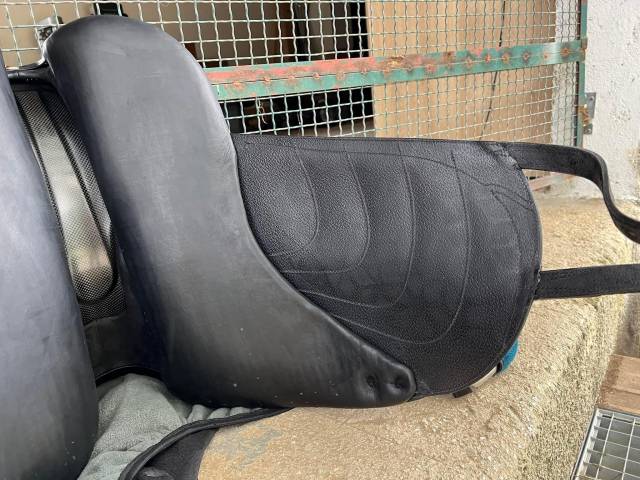 Sella da dressage Devoucoux  17.5" - 2022