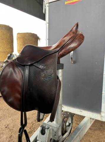 Sella da salto ostacoli Delgrange  17.5" - 2004