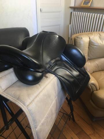 Sella da dressage  Custom ICON coda W 17" - 2018