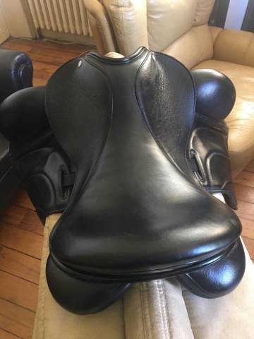 Sella da dressage  Custom ICON coda W 17" - 2018