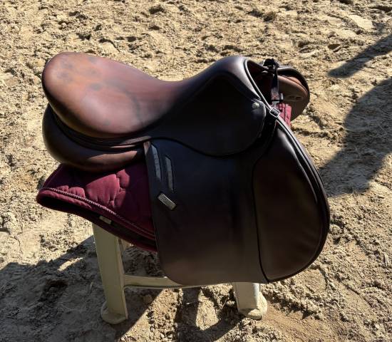 Sella da salto ostacoli Devoucoux  18" - 2014