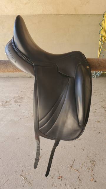 Sella da dressage Devoucoux  18" - 2016