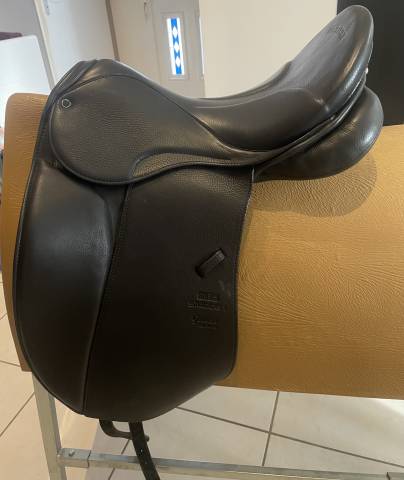 Sella da dressage Stubben  18" - 2022