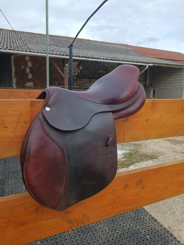 Sella da salto ostacoli CWD  17.5" - 2016