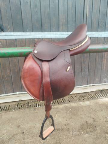 Sella da salto ostacoli CWD  17.5" - 2023