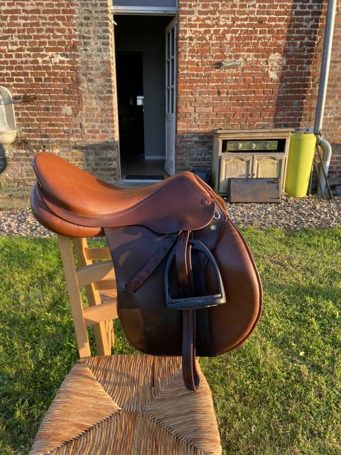 Sella da salto ostacoli Prestige Italia Gold star 17" - 2004