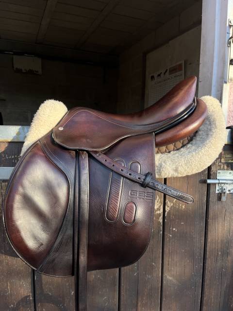 Sella da salto ostacoli GBS  17.5" - 2019