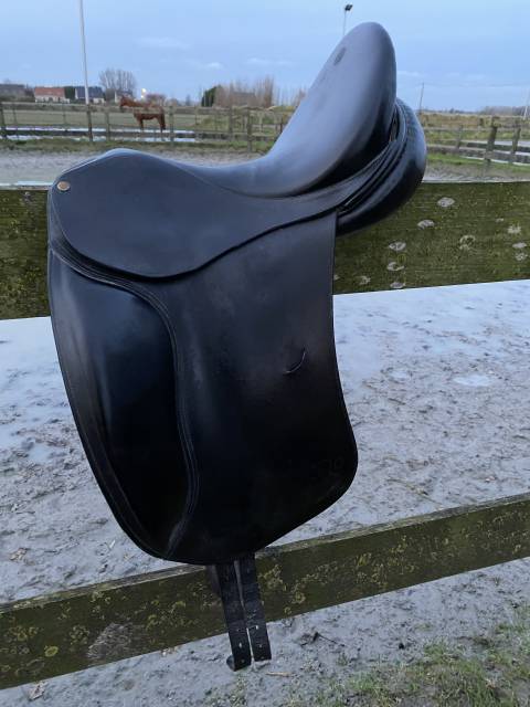 Sella da dressage Delgrange  17.5" - 2008