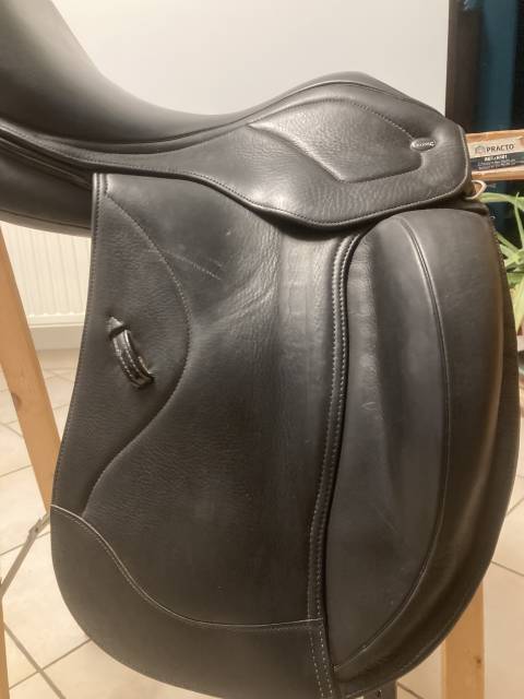 Sella da dressage Ikonic  17" - 2021