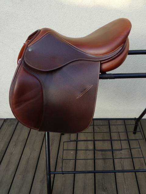 Sella da salto ostacoli Childeric  17" - 2015