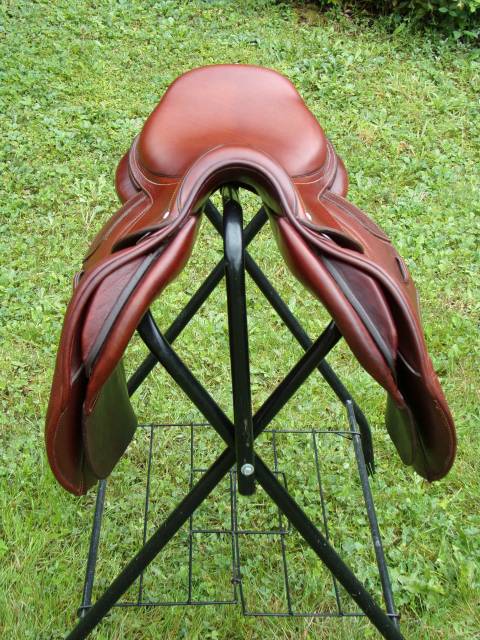 Sella da salto ostacoli CWD  17" - 2020