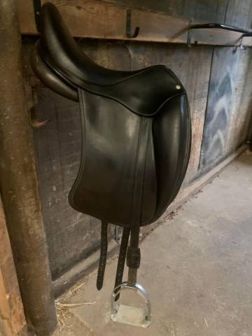 Sella da dressage Macel  17" - 2018
