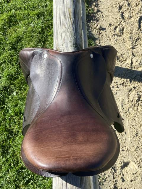 Sella da salto ostacoli Equipe  16.5" - 2011