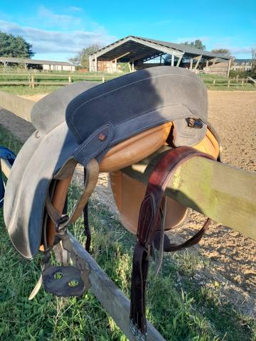 Sella spagnola  LUDOMAR Alta Escuela 17.5" - 2017