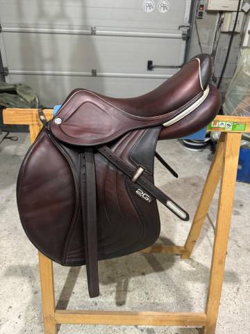 Sella da salto ostacoli CWD  16.5" - 2018