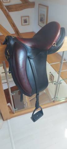 Sella da dressage Gaston Mercier  17.5" - 2016