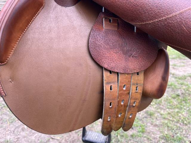 Sella da salto ostacoli Equipe  17" - 2023