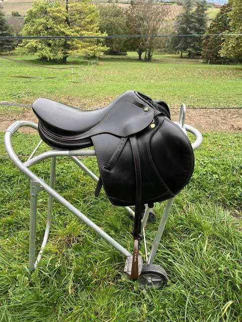 Sella da salto ostacoli Prestige Italia Triomphe  17" - 2015