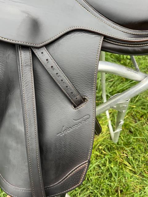 Sella da salto ostacoli Prestige Italia Triomphe  17" - 2015