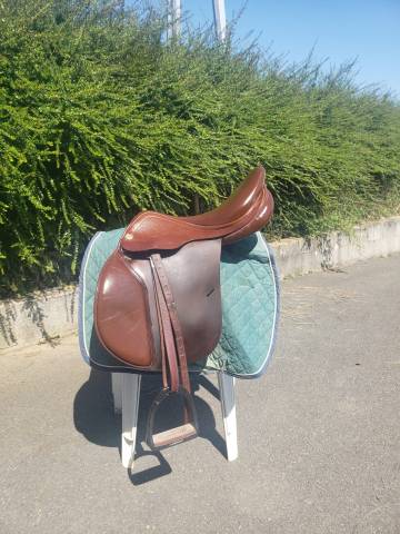 Sella da salto ostacoli Prestige Italia  17" - 2018