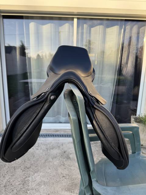 Sella mista Privilège Equitation  17.5" - 2023