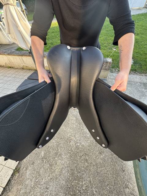 Sella mista Privilège Equitation  17.5" - 2023