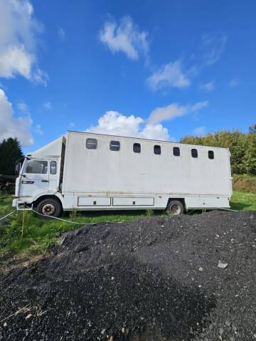 Camion per Cavalli Renault Midliner150 1998 Occasione
