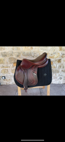 Sella da salto ostacoli CWD  17" - 2022