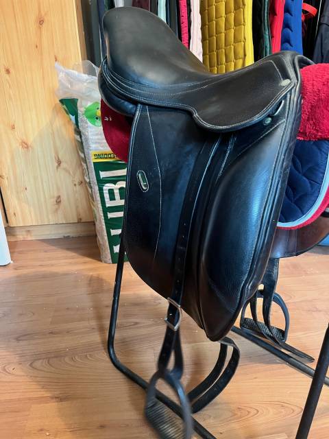 Sella da dressage Forestier  17.5" - 2010