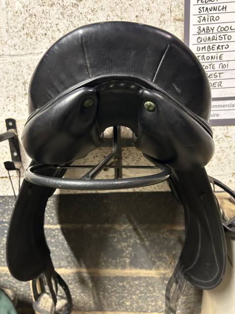 Sella da dressage Devoucoux  17.5" - 2009