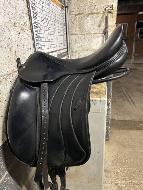 Sella da dressage Devoucoux  17.5" - 2009