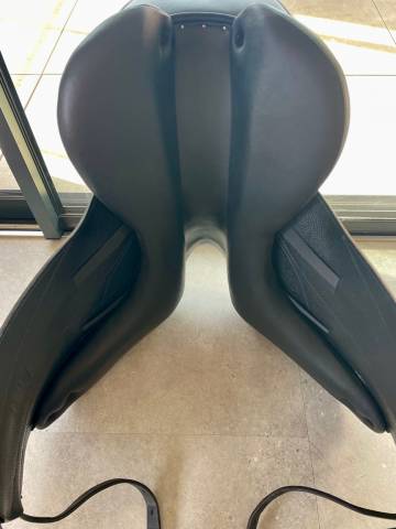 Sella da dressage Forestier  17.5" - 2023