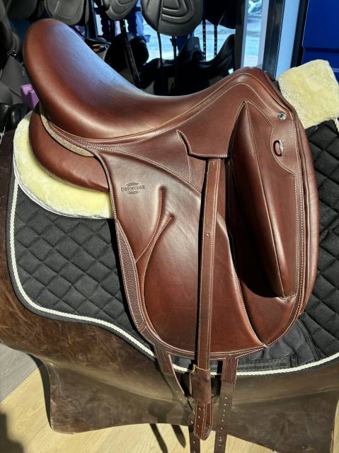 Sella da dressage Devoucoux  17.5" - 2022
