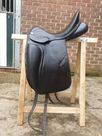 Sella da dressage Zaldi  17.5" - 2016