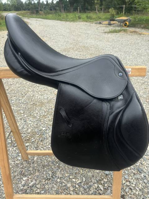 Sella da salto ostacoli Stubben  18" - 2019
