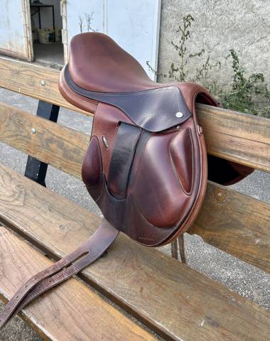 Sella da salto ostacoli Ikonic  17.5" - 2024