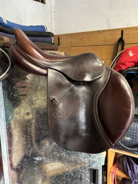 Sella da salto ostacoli CWD  17" - 2015