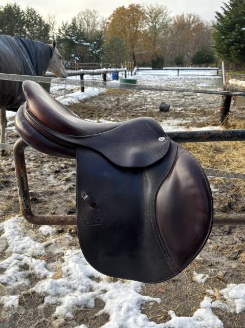 Sella da salto ostacoli CWD  17" - 2015