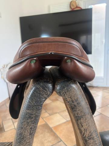 Sella da salto ostacoli Equipe  17.5" - 2018