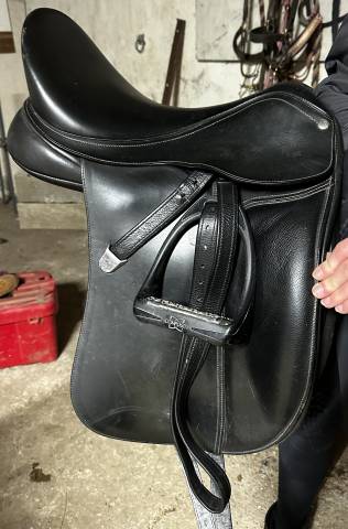 Sella da dressage Bates  17" - 2017