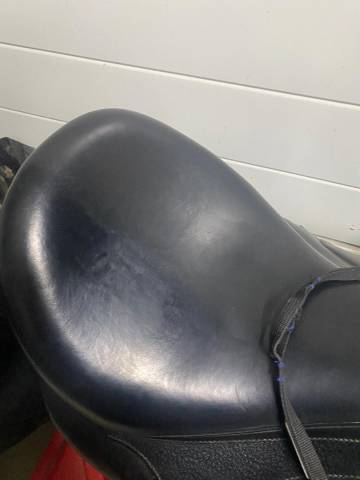 Sella da dressage Devoucoux  18" - 2022