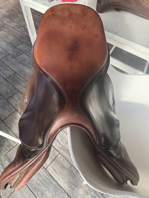 Sella da salto ostacoli Antarès  16" - 2011