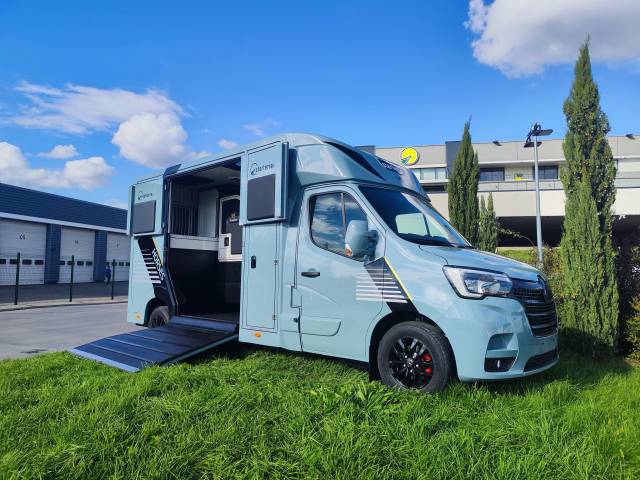Van per Cavalli Ameline SELECT  2024 Nuovo