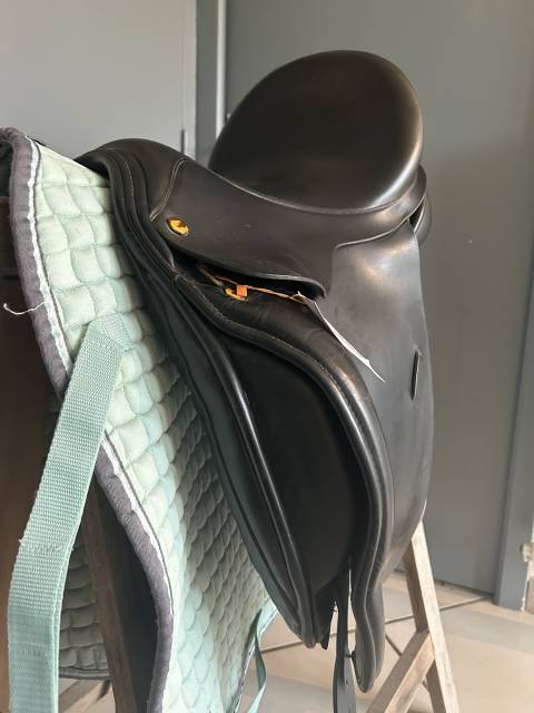 Sella da dressage  Selle anglaise  17.5" - 2012